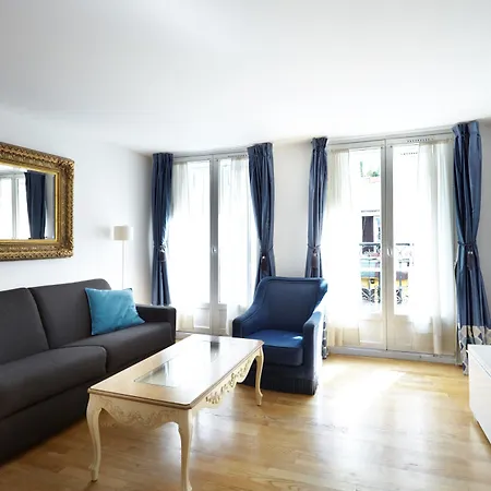 Apartments Du Louvre St Honore-3